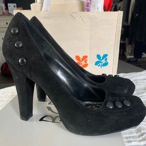 Black BCBG heels. Style PL-GRIDO Size 8.